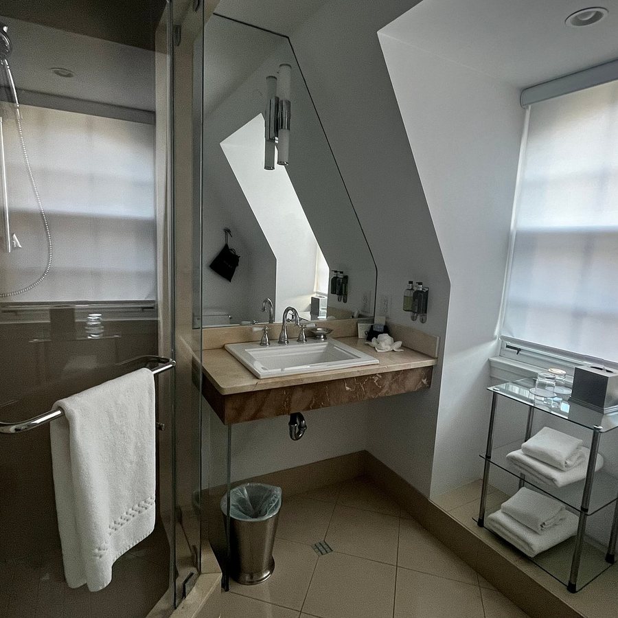 The Franklin On Rittenhouse A Boutique Hotel — Bathroom