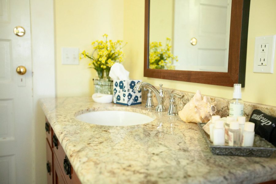 The Fulton House Bed Breakfast Portland OR — Bathroom