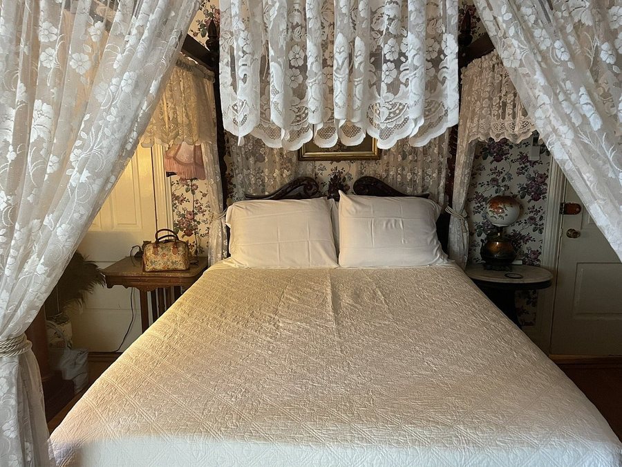 The Gables Bed and Breakfast — Guest room