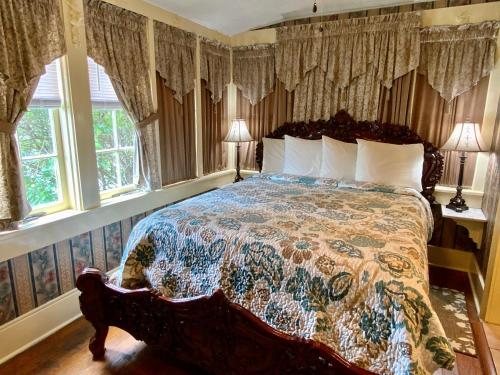 The Gables Inn — Guest room