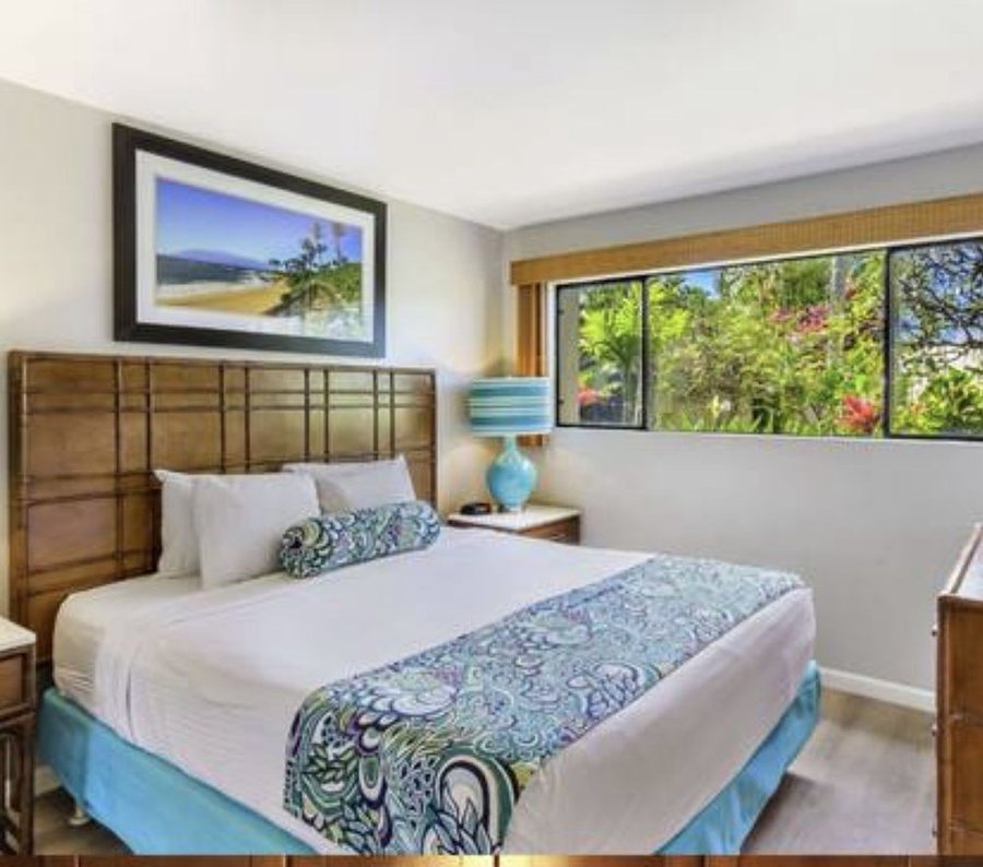 The Gardens at West Maui Hotel — Guest room