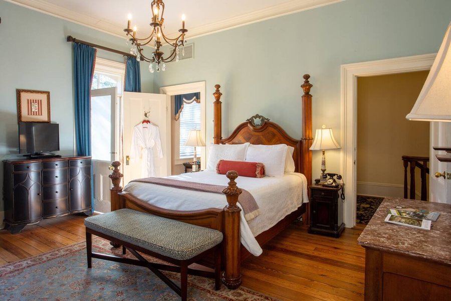 The Gastonian — Guest room