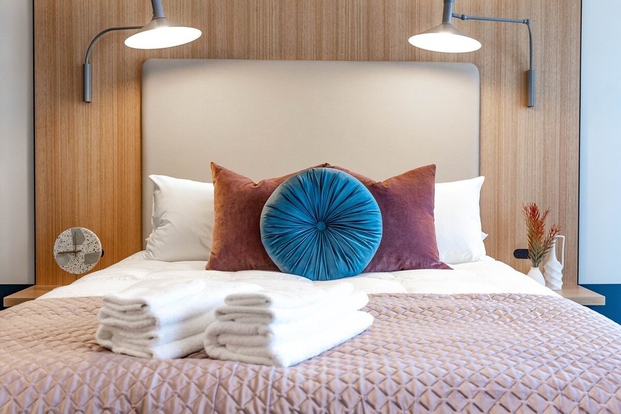 The General Gordon — Guest room