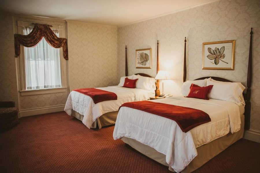 The General Morgan Inn — Guest room