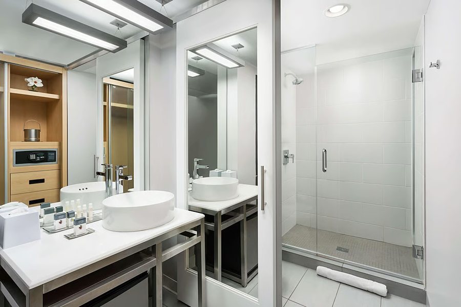The Getty Suites Miami Beach Florida — Bathroom
