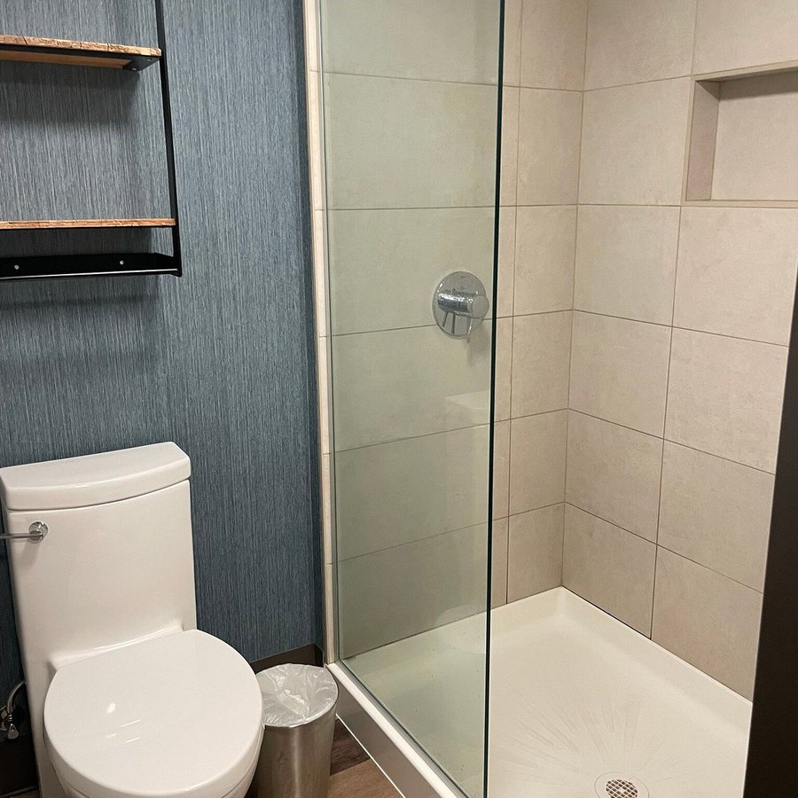 The Gibson Hotel Great Falls Ascend Hotel Collection — Bathroom
