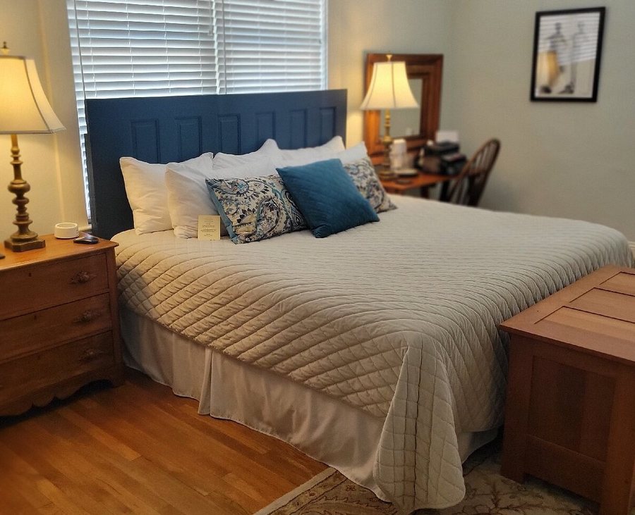 The Gillen House Bed And Breakfast Maxeys Georgia — Guest room