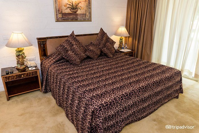 The Golden Palms Hotel Spa — Guest room