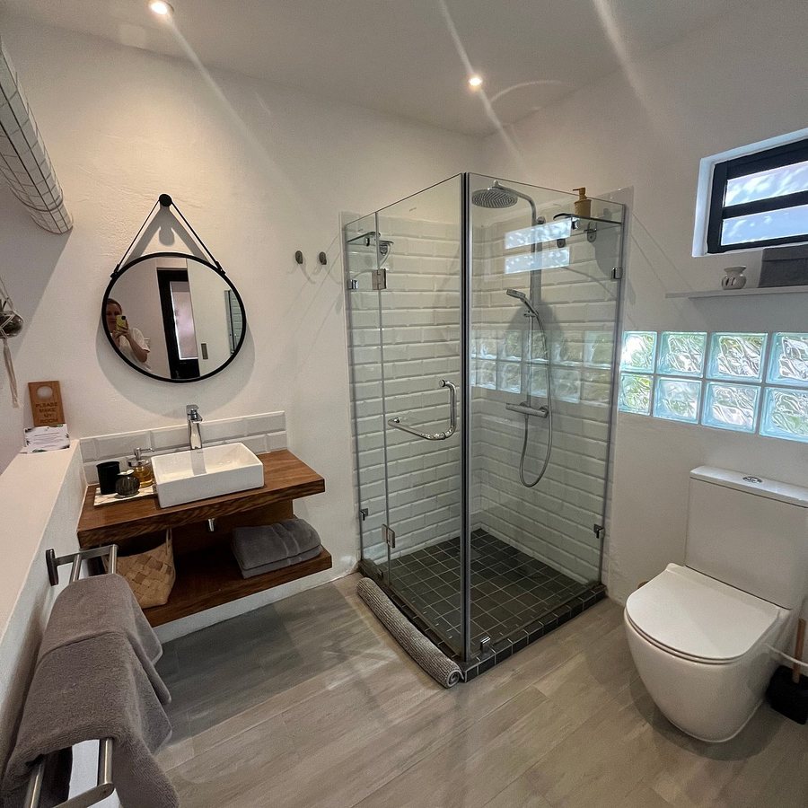 The Good Life Mauritius — Bathroom