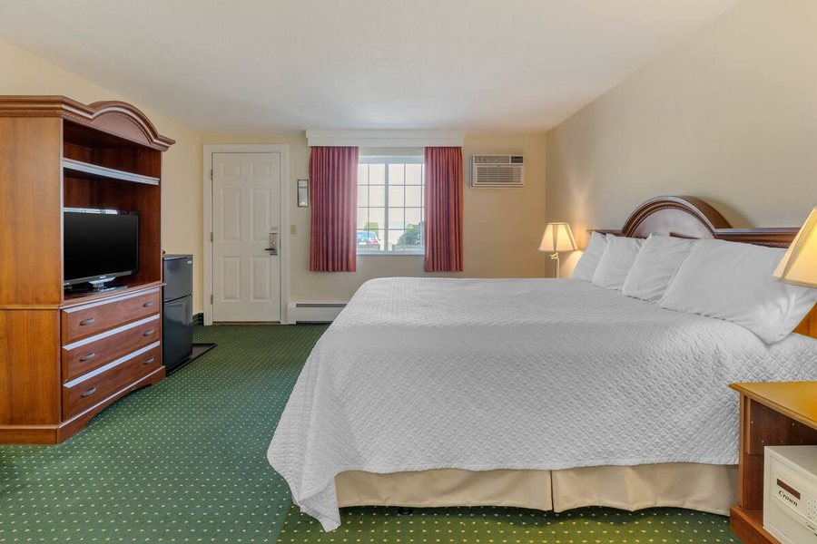 The Grand Hotel — Guest room