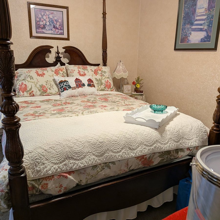 The Grand Victorian B B — Guest room