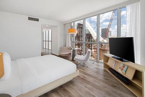 The Grayson Hotel Miami Downtown Miami Florida — Guest room