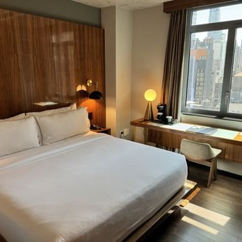 The Grayson Hotel — Guest room