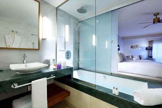 The Greek Resorts Punta Cana — Bathroom