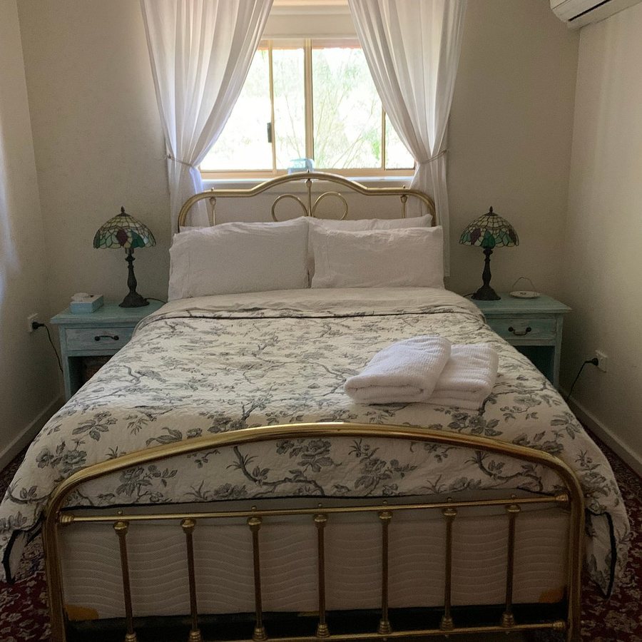 The green o — Guest room