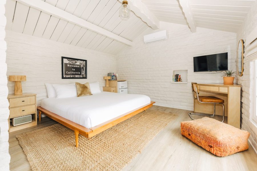 The Green Room Hotel — Guest room