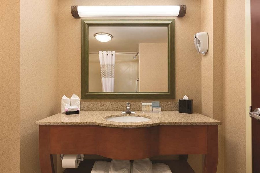 The Greenfield Inn Greenfield New Hampshire — Bathroom
