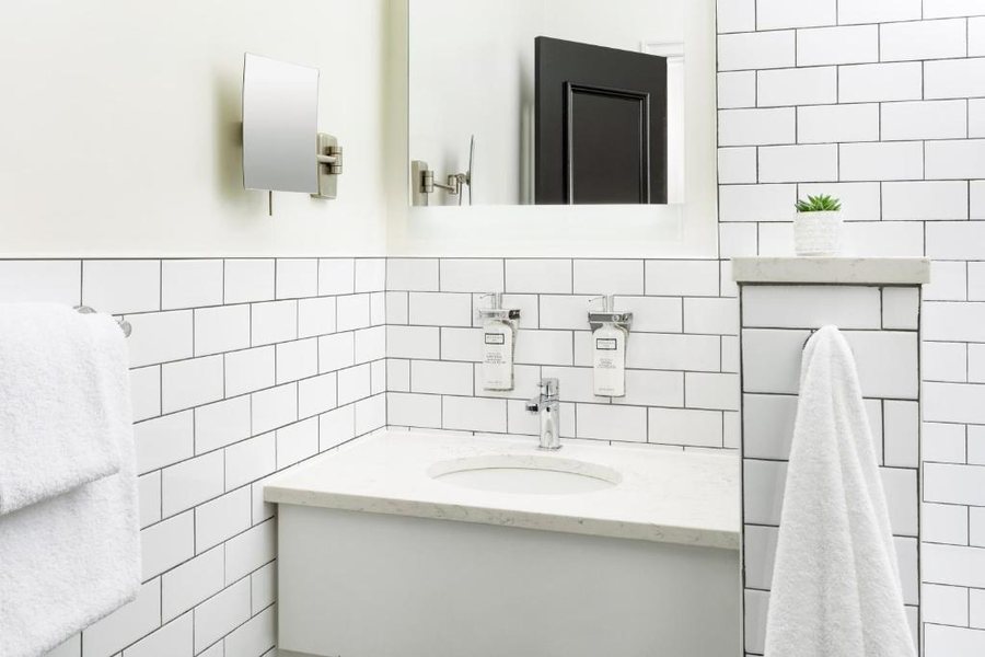 The Gregorian Hotel New York City New York — Bathroom