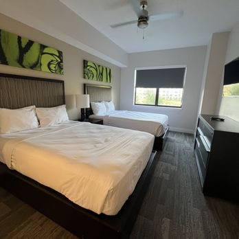 The Grove Resort Water Park Orlando Orlando Florida — Guest room