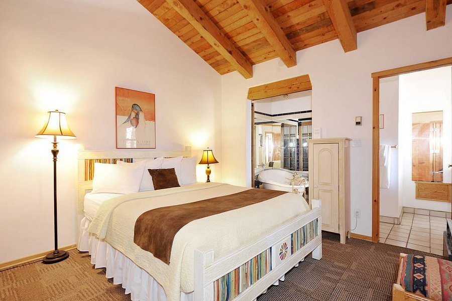 The Guadalupe Inn — Guest room