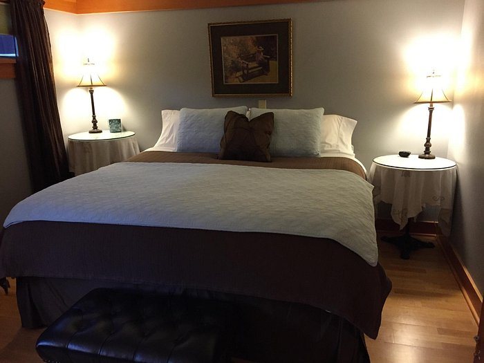 The Guest House — Guest room