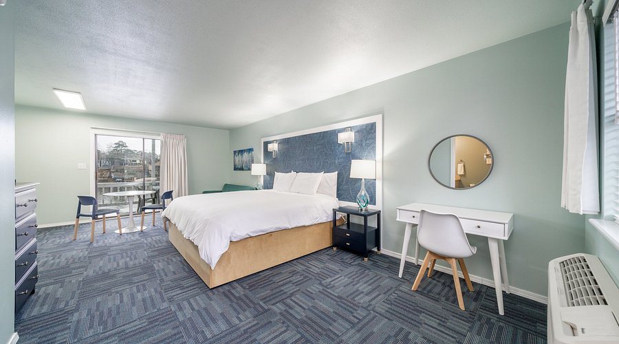 The Hamilton — Guest room