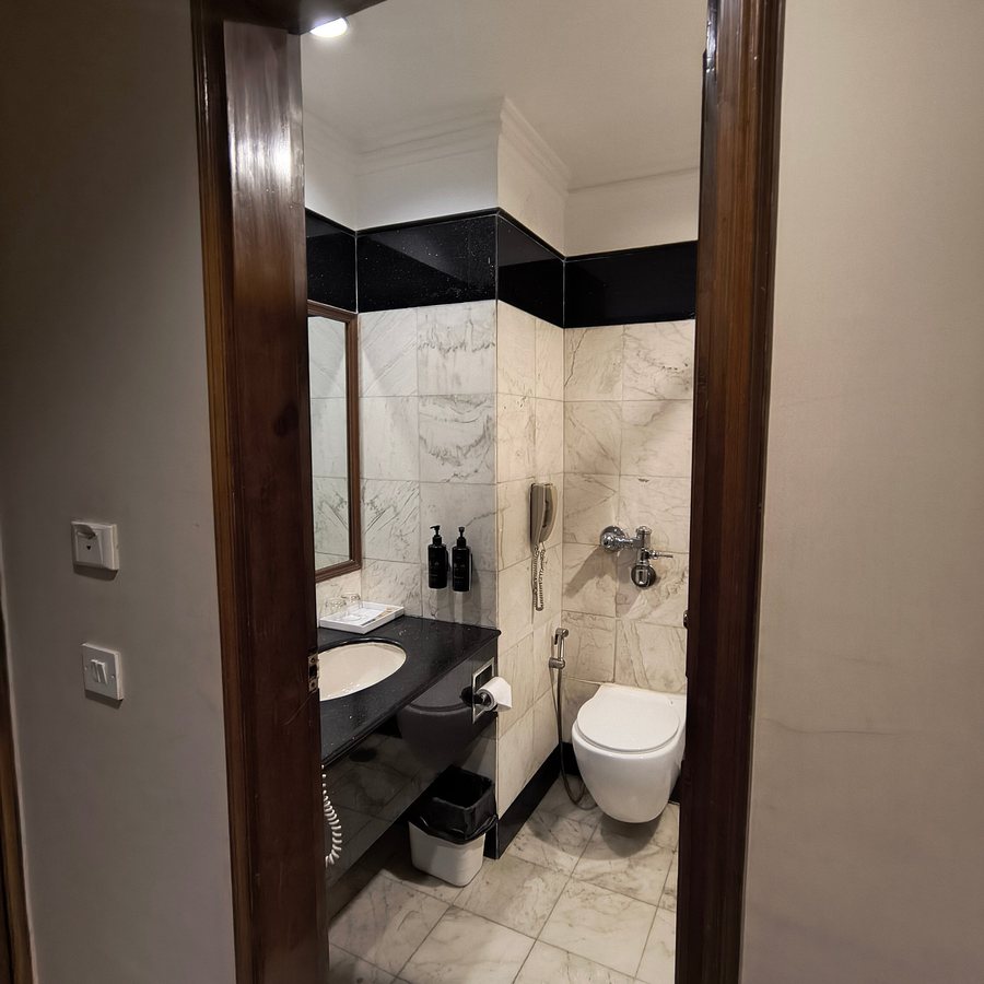 The Hans Hotel — Bathroom