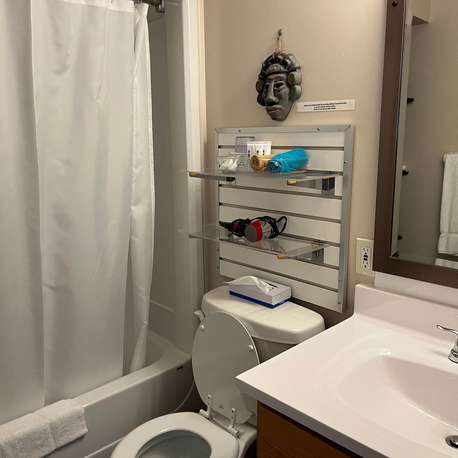 The Harbor House — Bathroom