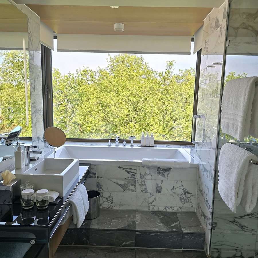 The Hari — Bathroom