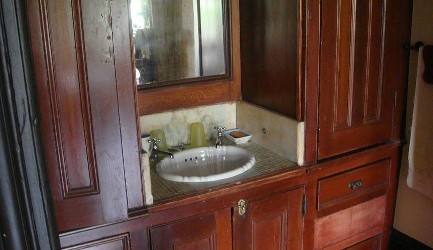 The Harlem Flophouse New York City New York — Bathroom