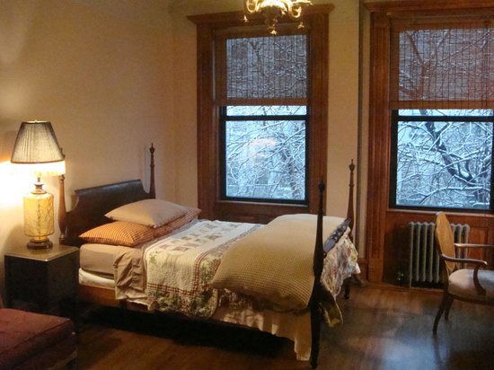 The Harlem Flophouse New York City New York — Guest room