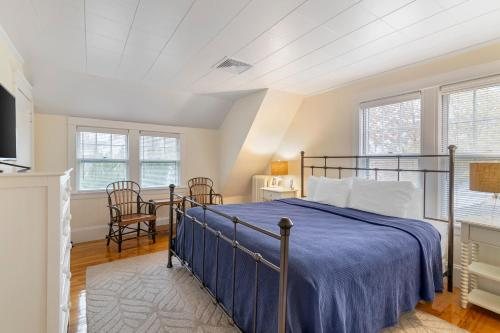 The Harraseeket Inn Event House Freeport Maine — Guest room