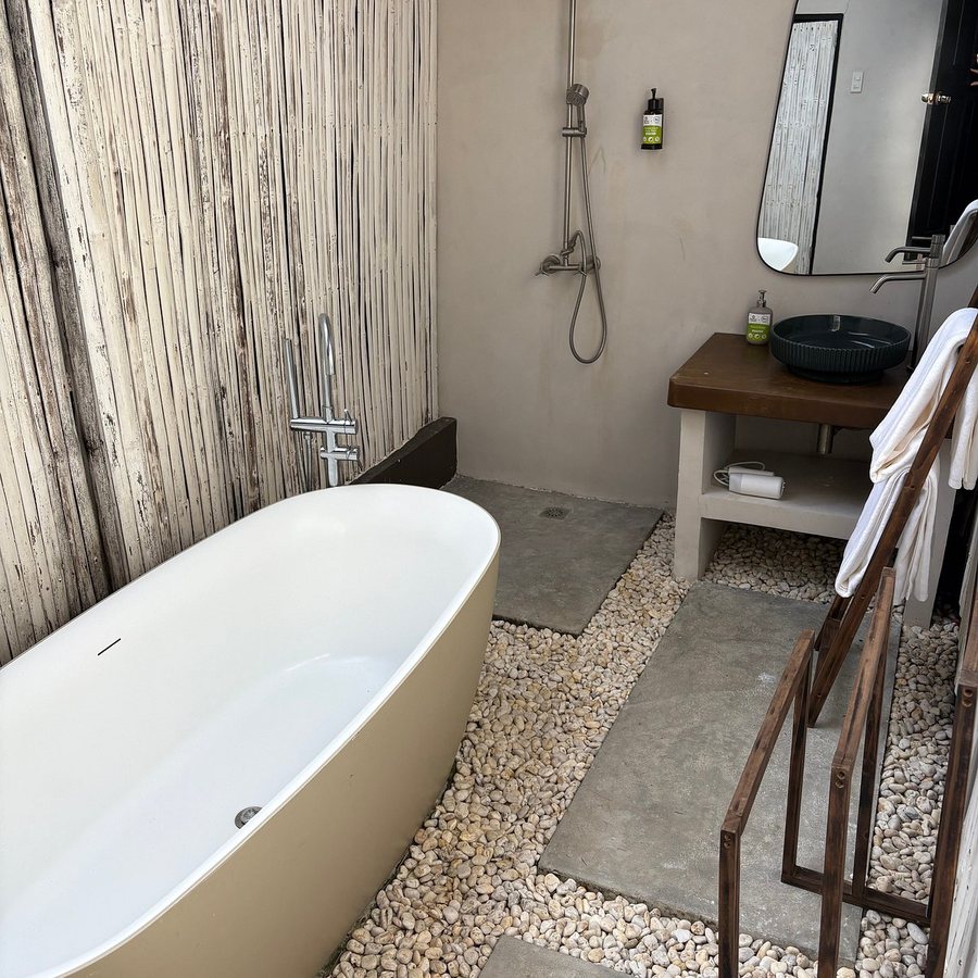 The Henry Resort QI EL Nido — Bathroom