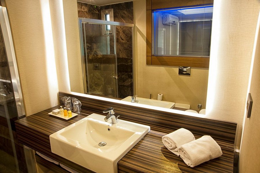 The Hera Platinum Hotel Istanbul — Bathroom