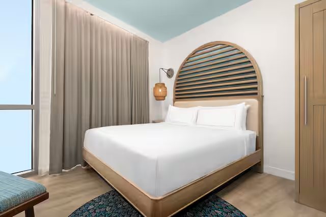 The Hiatus Clearwater Beach Curio Collection By Hilton — Guest room