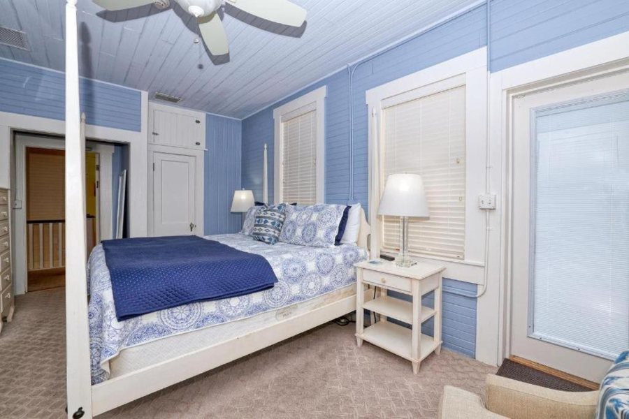 The Hibiscus House of Fort Myers — Guest room