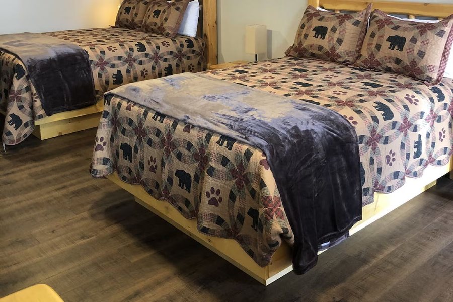 The Hideaway Lodge — Guest room