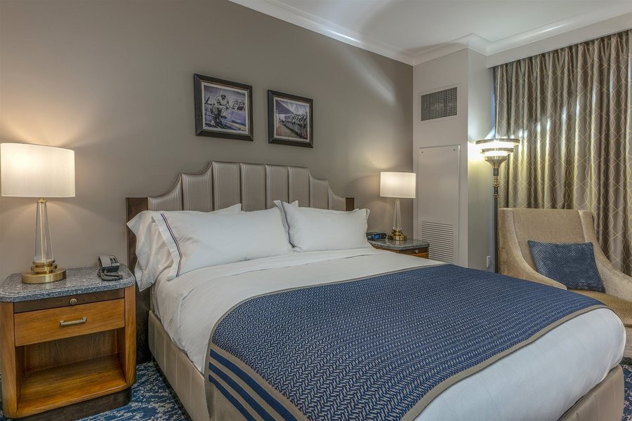 The Higgins Hotel New Orleans Curio Collection By Hilton — Guest room
