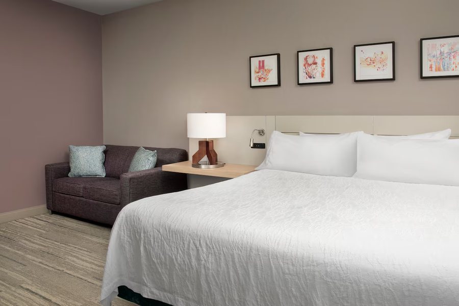 The Hillside Hotel Knoxville Maryland — Guest room