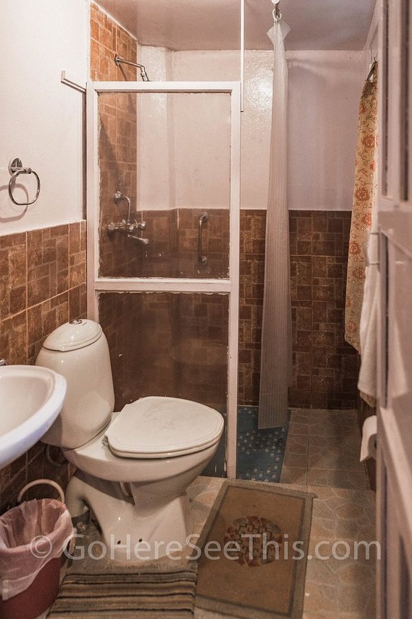 The Himalayan Phakding — Bathroom