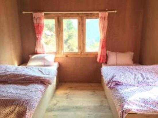 The Himalayan Phakding — Guest room