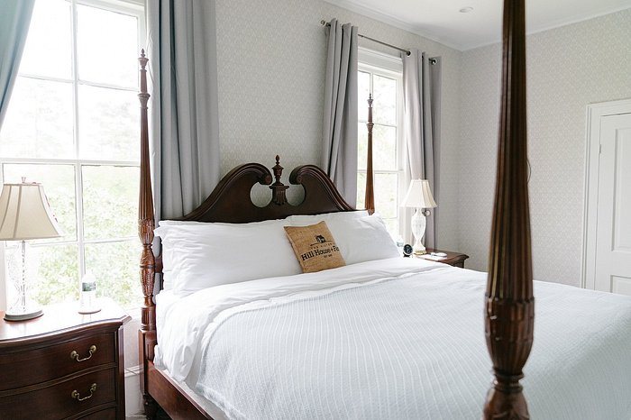 The Historic Hill House And Farm — Guest room