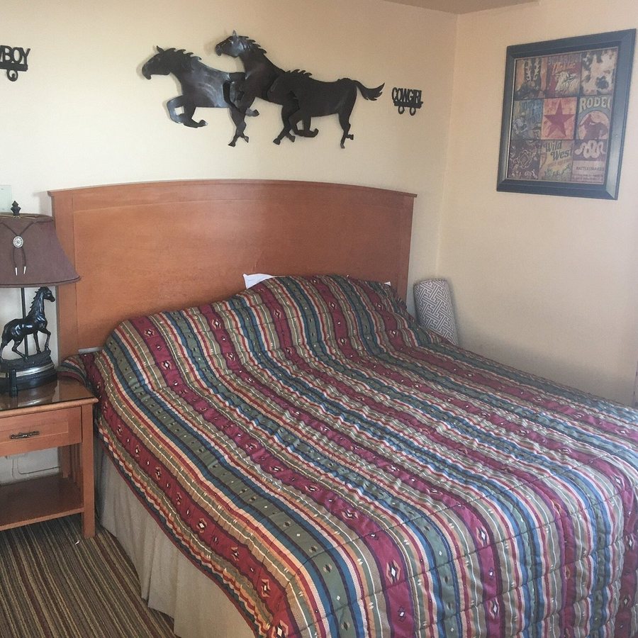 The Historic Plains Hotel — Guest room