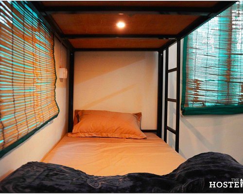 The Hosteller Delhi — Guest room