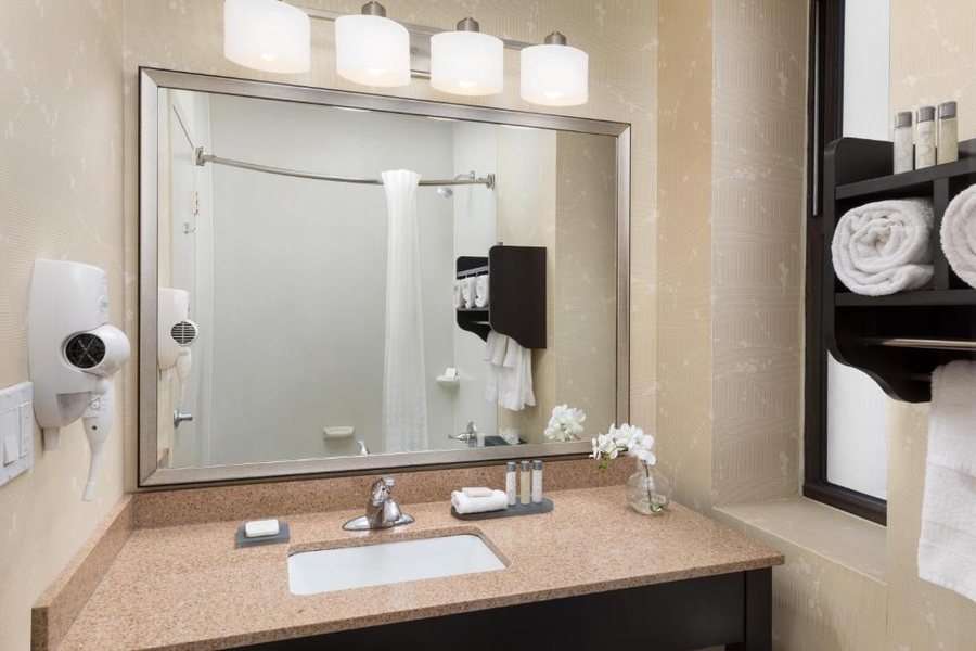 The Hotel At Fifth Avenue New York City New York — Bathroom