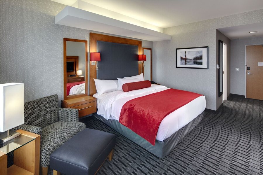 The Hotel at Kirkwood Center — Guest room