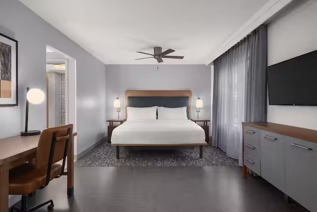 The Hotel Fresno — Guest room