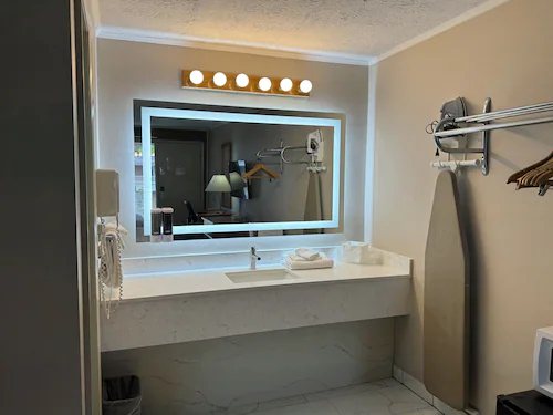 The Hotel Marblehead — Bathroom