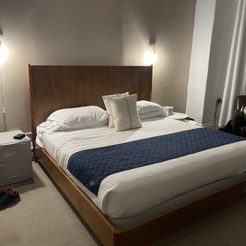 The Hotel Marblehead — Guest room