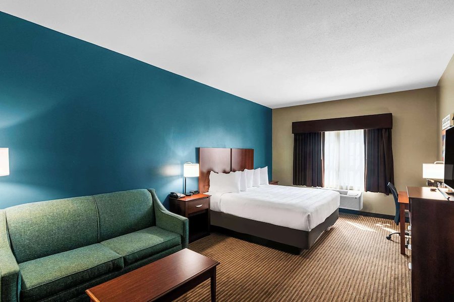 The Hotel Saratoga An Ascend Hotel Collection — Guest room